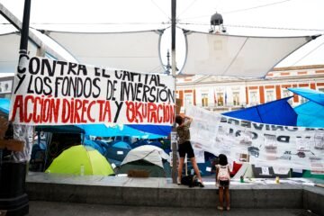 Acampada en Sol por la vivienda, en directo | Sumar advierte que el acuerdo “aún está lejos”