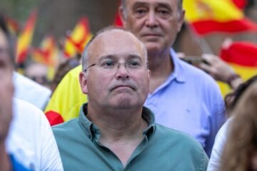 Tellado carga contra Robles y la acusa de cinismo por su actitud en el Congreso