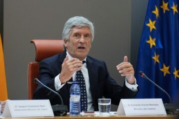 Marlaska insiste en que la coordinación con Marruecos es “excelente” y reitera su confianza