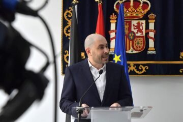 El delegado del Gobierno en Ceuta dimite de su cargo y abandona la política