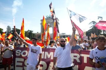 Vox se impone al PP en la manifestación de “ultimátum” al Gobierno, con la mitad de participación que la del pasado mayo