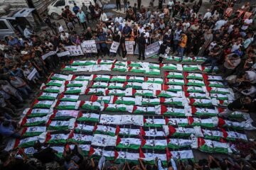 Gaza entierra a los muertos de hace mil días