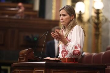 Bruselas estudia declarar estratégicas las redes eléctricas para no frenar los centros de datos