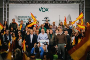 Vox no suspende los actos de precampaña tras la catástrofe de Urda y Abascal apunta al Gobierno: «La corrupción mata»