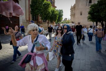Andalucía rechaza crear la tasa turística pese a la insistencia de sus capitales
