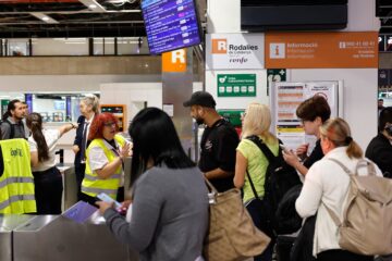 La Generalitat retoma el control del contrato de Renfe en Rodalies y podrá penalizarla por los retrasos