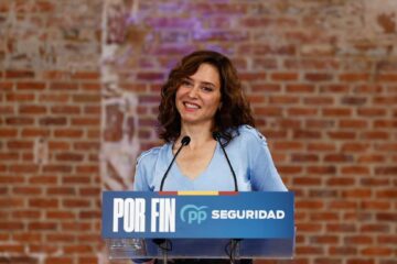 La inevitable (o insoportable) levedad de los políticos en Madrid, donde solo Ayuso permanece