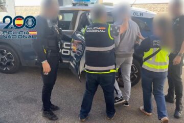 Detenido en Mérida un ‘hacker’ que accedió a datos sanitarios de 18.000 pacientes, entre ellos María Guardiola