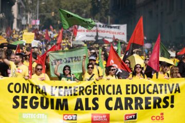 Las reivindicaciones de los profesores catalanes para acabar con el conflicto: 34.000 educadores más, bajar ratios y mejora de los centros