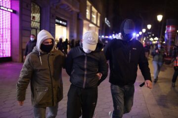 La Fiscalía pide vigilar, internar o alejar de protestas a los menores detenidos por los disturbios de Barcelona