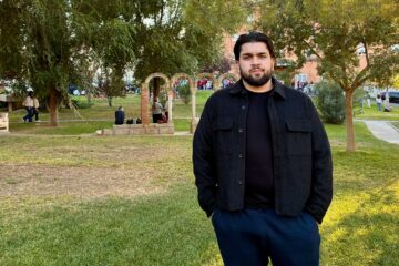 Rodrigo se durmió, perdió el tren y se libró del accidente; ahora busca a su primo desaparecido