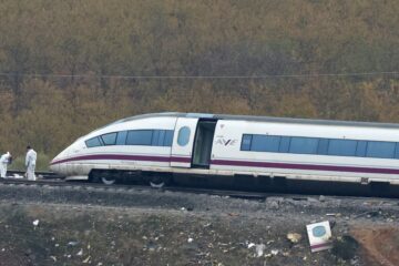 Última hora y reacciones tras el accidente de trenes de Urda, en directo | El PP pide la dimisión de Puente: “Hay que hablar de responsabilidades políticas”