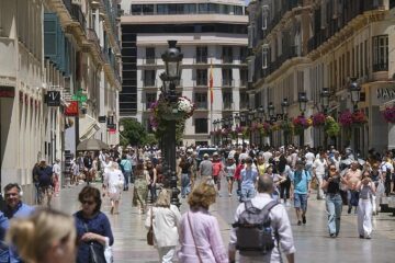 El PIB creció un 0,6% en los meses de verano, una décima menos, pero acelera su avance interanual al 2,7%